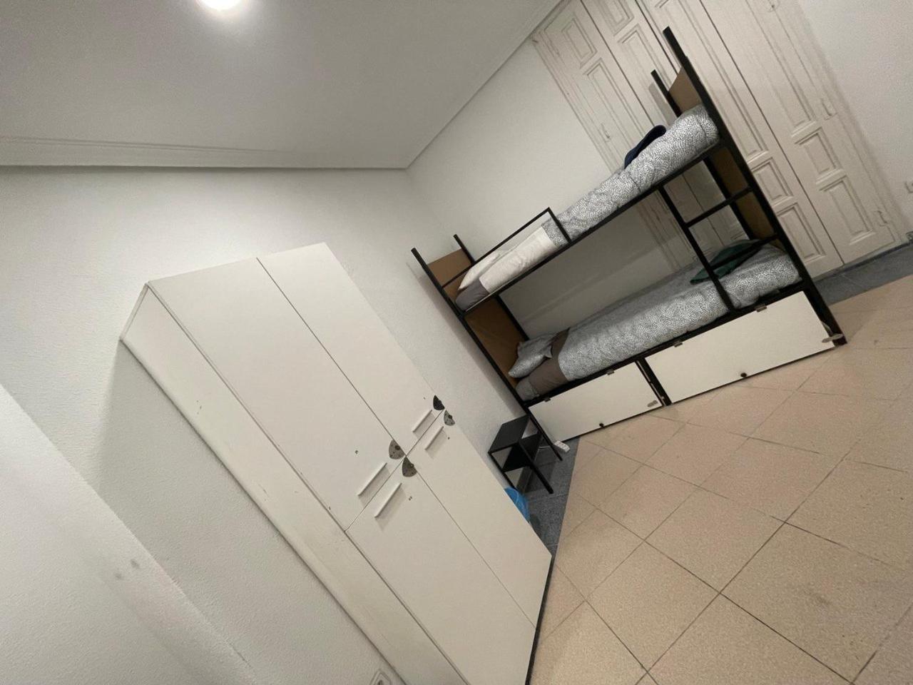 Parsa Residencial House Affittacamere Madrid