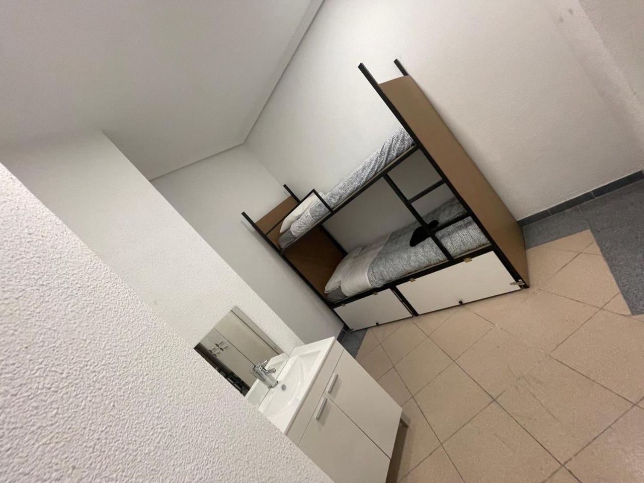 Parsa Residencial House Affittacamere Madrid
